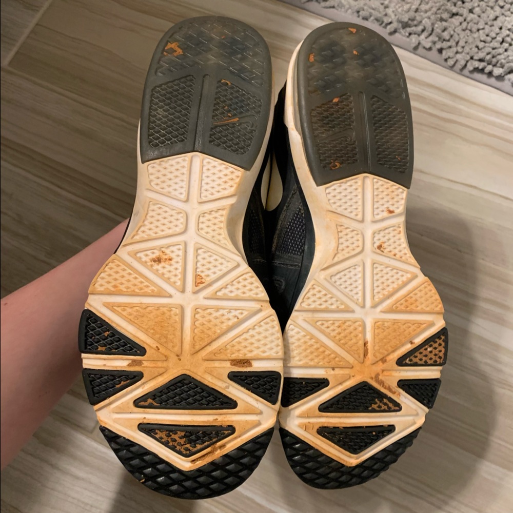 nike shoes - Picture 5 of 5